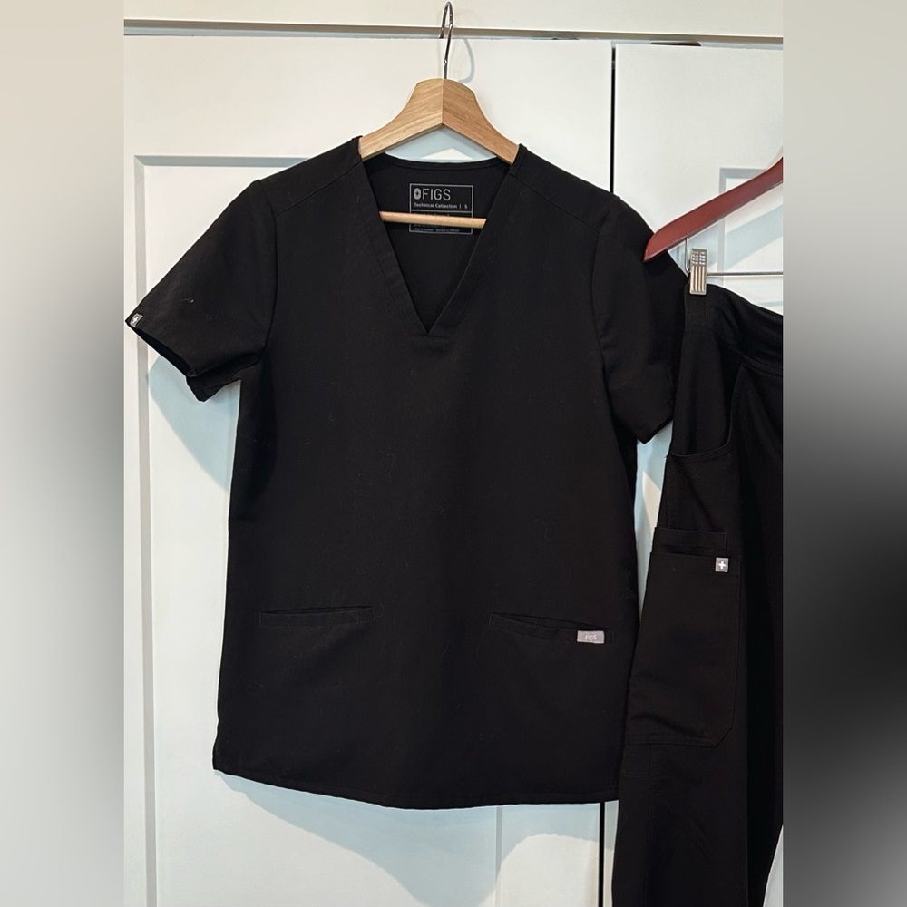 Figs Casma top